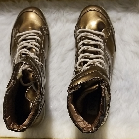 Chinese Laundry Shoes - Chinese Laundry Bronze Sneakers Size 10